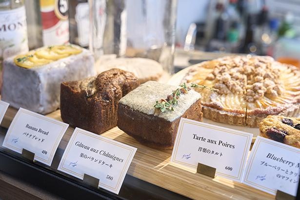 タルトやパウンドケーキなど、焼菓子の種類も幅広い