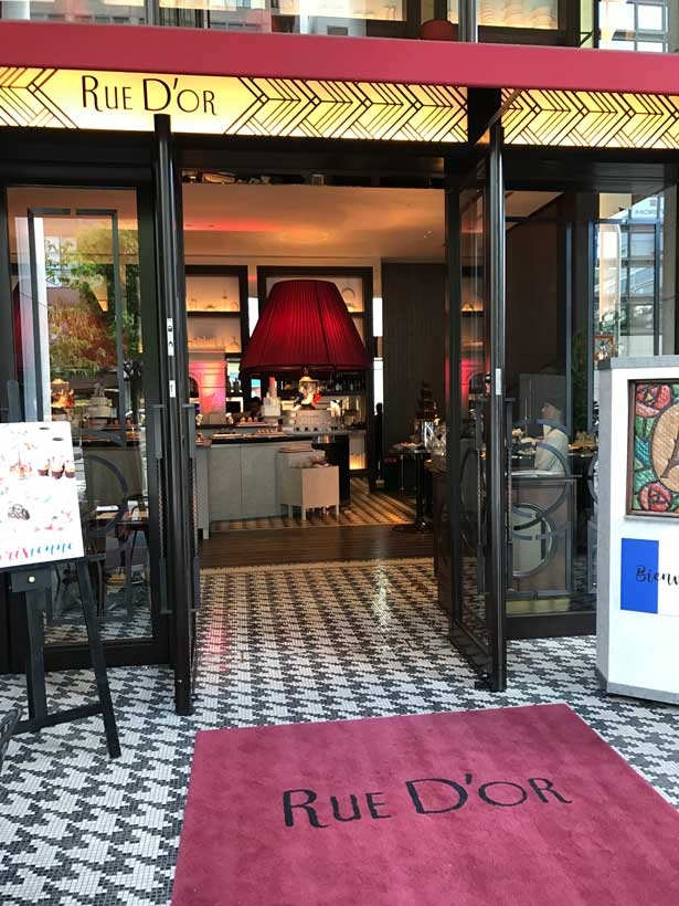 同デザートブッフェはセントレジスホテル大阪1階にあるフレンチビストロ「ルドール」で開催