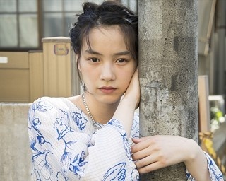 会場は新築アパート!?1棟まるごと貸し切りで「のん」写真展開催