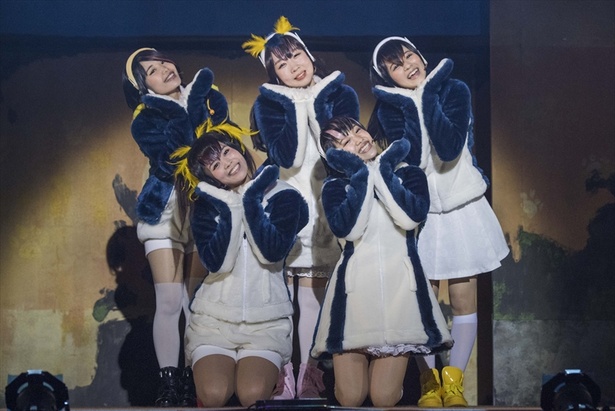 アニメ主題歌も担当している「PPP(ペパプ)」も登場(ゲネプロの様子)