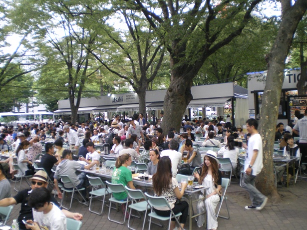 札幌 大通公園の巨大ビアガーデンがすごい ウォーカープラス