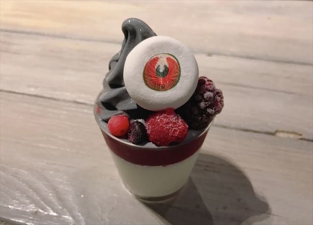 1日20食限定目玉おやじの目玉パフェ