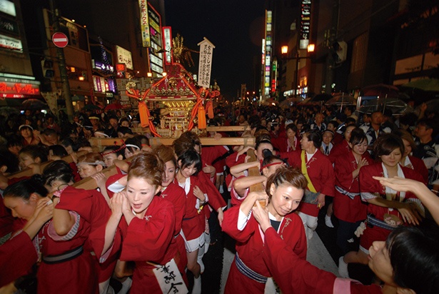 ストリートダンスやYOSAKOI演舞などのショーイベントも行われます