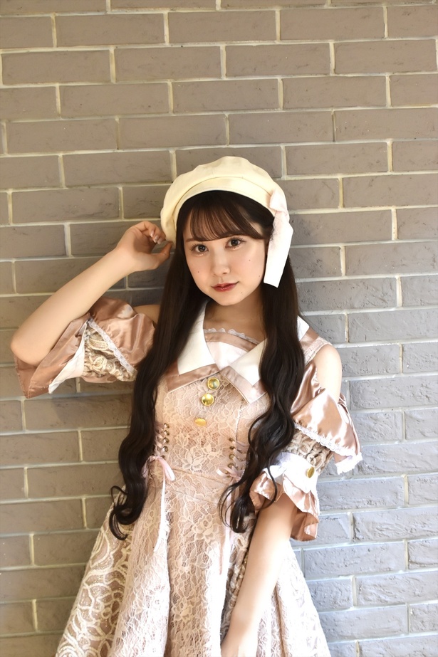「『翼』はファンの皆さんが勇気をもらえたり、元気が出たりする曲になったらいいなと思います」(世名城るい)
