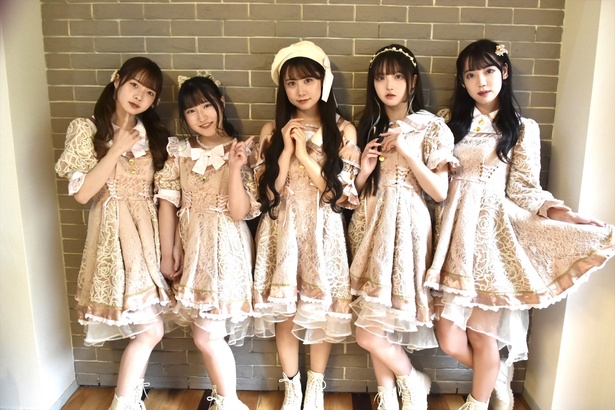 5人組アイドル、君とセレンディピティ新曲！「『翼』は飛べる！という