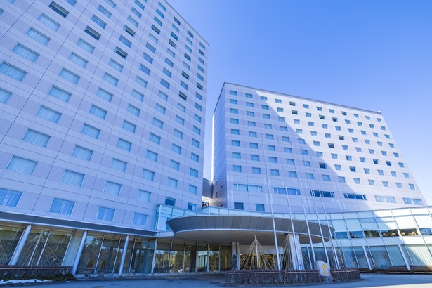 「ホテルアソシア高山リゾート」は、どの客室からでも北アルプスの絶景を眺められる構造