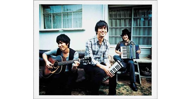 キッサコ、左から薬師寺さん、田中さん、麻生さん