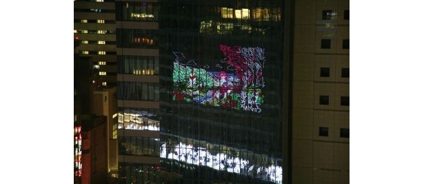 寒さなし人込みなしの反転イルミ(ガラス張りの壁面に移ったタワーズイルミ)をJRセントラルタワーズ15階から観賞するも良し！