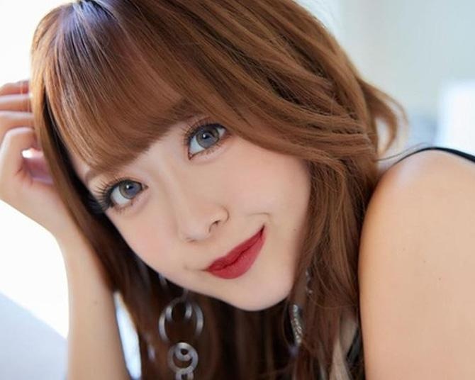 “口喧嘩最強ギャル”みりちゃむ、初のスタイルブック発売！強気で潔いギャルの流儀が盛りだくさん