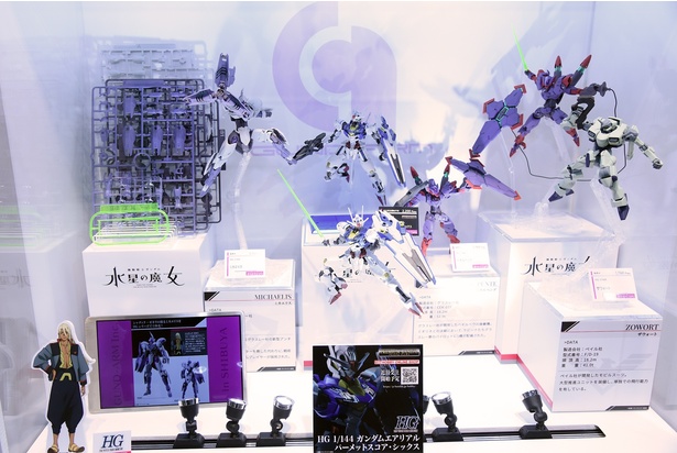 パネル展示と連動した、ガンプラ展示コーナー