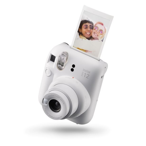 接写やセルフィーも簡単きれい！最新“チェキ”「INSTAX mini 12」登場