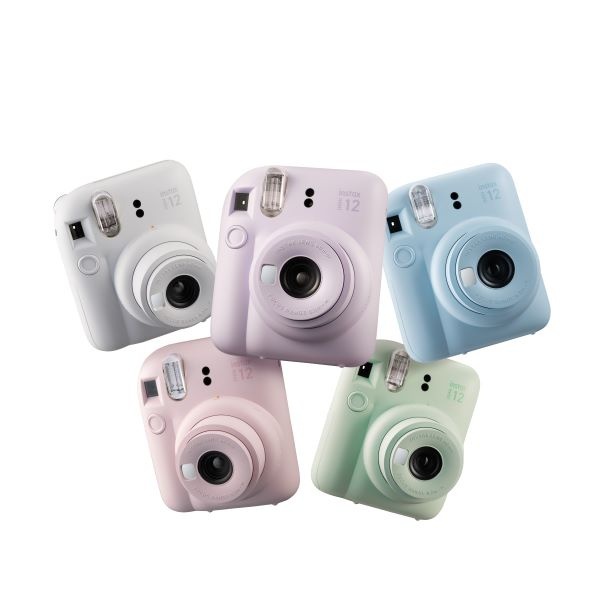 接写やセルフィーも簡単きれい！最新“チェキ”「INSTAX mini 12」登場