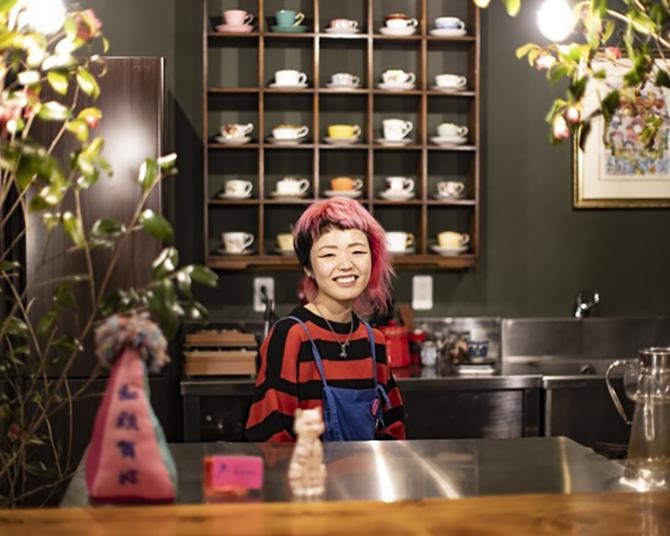 コーヒーで旅する日本／東海編｜先達へのリスペクトを胸に、20代の女性焙煎士が紡ぐ新世代の東海コーヒーカルチャーとは。「珈琲舞姫(まき)」