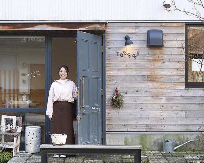 コーヒーで旅する日本／関西編｜老舗ロースターとの縁を得て夢を実現。若き店主が誘う、コーヒーの世界につながる扉。「TOBERA」
