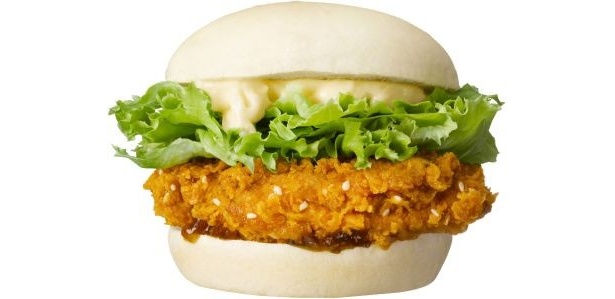 新発売の「辛旨チキンサンド」は特製白パンでサンド！
