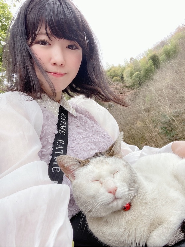  猫好きの汐川さんは動物保護の活動も行っているそう