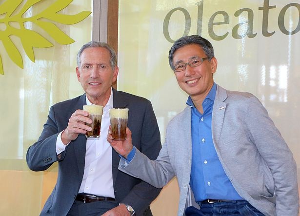 名誉会長のハワード・シュルツ氏は「スプーン1杯のオリーブオイルは、ベルベットのようになめらかな口当たりを作り出します」とコメント。「スターバックスの革新的なビバレッジの新ラインを日本のお客さまにお届けできることを大変うれしく思っています」と同社のCEO水口貴文氏