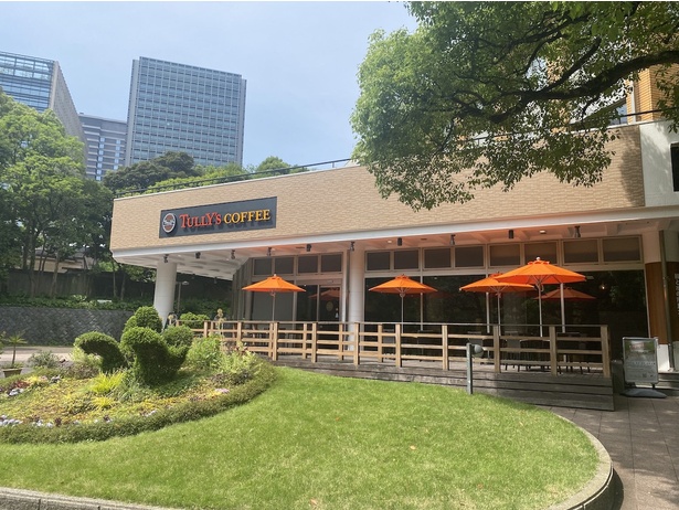 2022年にオープンした「日比谷公園店」。タリーズコーヒーとして初めて都立公園内への出店が実現
