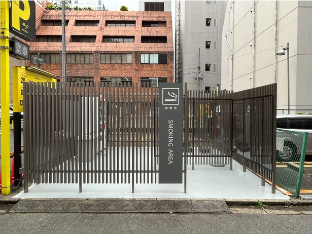 第1弾「ASK THE TOBACCO」は、東京都千代田区のコインパーク「ミスターＰ神田錦町第1」に設置
