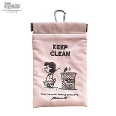 「KEEP CLEAN」のロゴとともに、ゴミをテーマにしたPEANUTSのイラストにも注目！