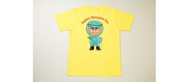 すでに発売中のTシャツ。黄色と赤色の2色で￥2000（S・M・L・LL/ジュニア用LL）。写真はバックプリントのみのタイプ