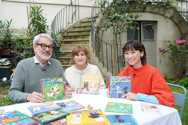 「リサとガスパール」作者であるアン、ゲオルグ夫妻と、女優の杏