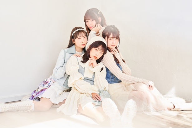 5月17日にリリースされた待望のメジャー1stシングル『Angel Ladder』についてインタビューに応えたサンドリオン