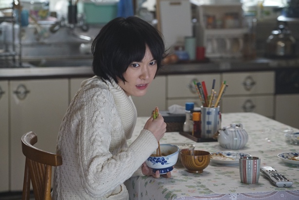「新垣結衣&瑛太が赤面!? 映画「ミックス。」短パンユニホーム姿で美脚を披露!」的圖片搜尋結果