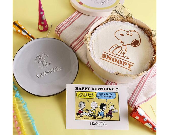 スヌーピーの「贅沢チーズタルト」で誕生日を祝おう！PEANUTS Cafe オンラインショップからBIRTHDAYセットが登場