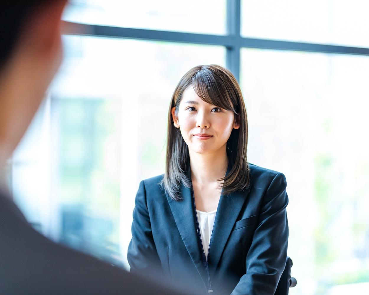 売り手優位の採用市場、「入社したい・したくない」の判断基準は半分以上が面接官次第という結果に