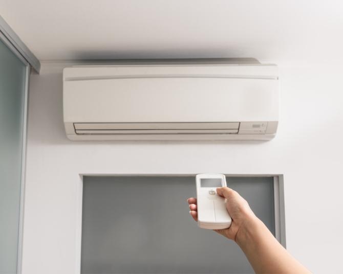 電気料金値上げ、節電に自信がある人は半数以下。メーカーがエアコン節電術を紹介
