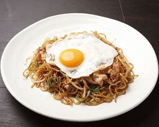 茹でてから炒める!?追い飯投入など新感覚の焼きそば専門店が名古屋を席巻中