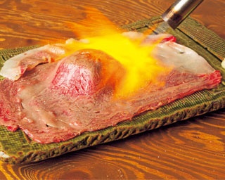 【関西の肉】炙りにタタキに焼肉巻きも！肉寿司ブーム過中の人気店4選