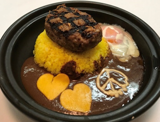 「リーゼント型和牛ハンバーグ黒カレー」(1296円)