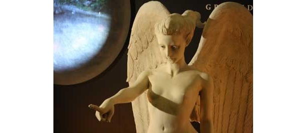 指を押せば、石井さんの曲などが流れる体感型のオブジェ