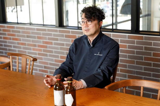 「まだクラフトジンというものを知らない方にぜひ飲んでいただきたい」と語る中澤さん