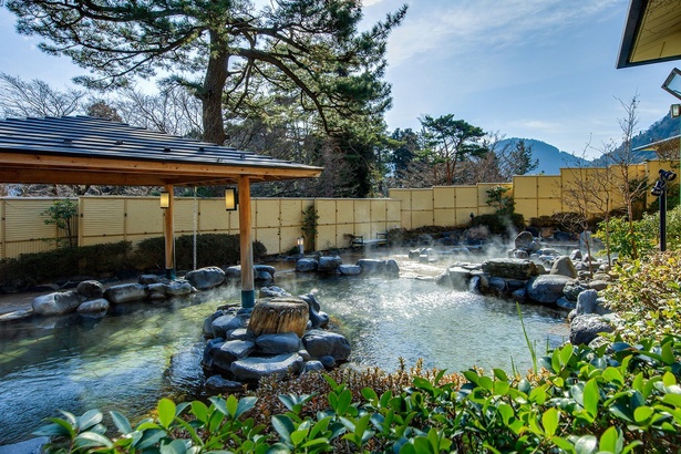 箱根の絶景を眺めながら湯に浸かる露天風呂 ／ 箱根小涌園ユネッサン