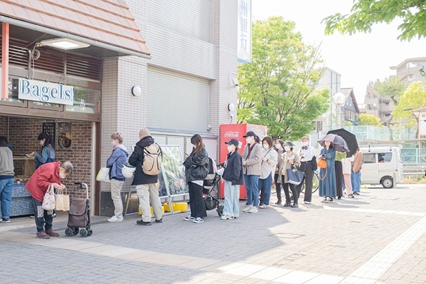 行列ができるほどの人気店