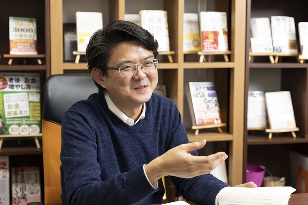 「私の場合はお酒が大好きですから、もちろんただの浪費にあたるお酒代もあります」と横山光昭さん