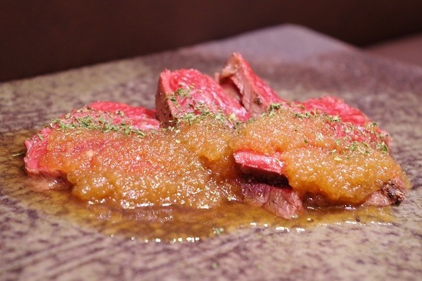 東京・西麻布の有名焼肉店「けんしろう」のサガリステーキ