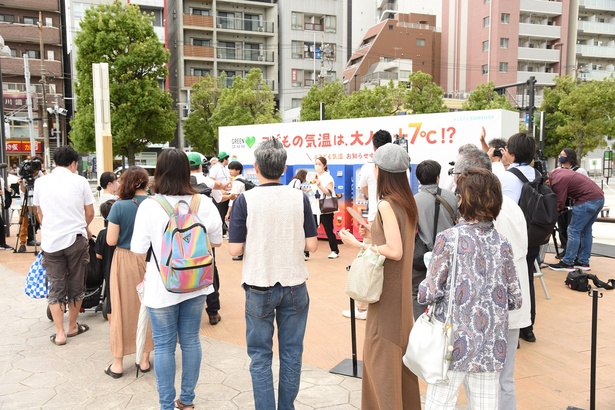 「こども気温」啓発イベントには多くの来場者が訪れた