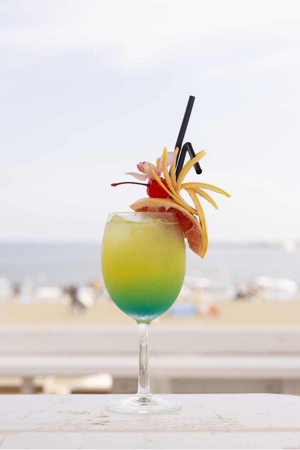 夏の爽やかさをイメージしてマスターが腕によりをかけたオリジナルカクテル。ウオッカベースにグレープフルーツ、ピーチ、オレンジを加えた優しい味わい