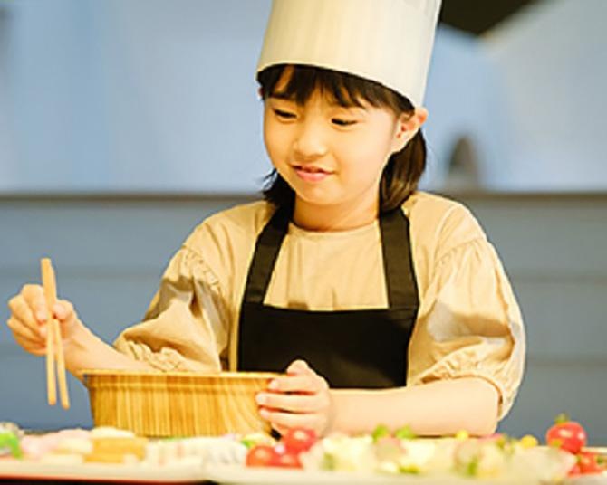 夏休みに子どもに体験させたいお仕事は？TOP7に親子で行きたいスポットがずらり