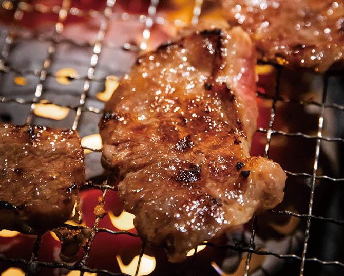 肉は焼き方を変えるだけで激旨に！牛角の”肉博士”が伝授する、牛角カルビをより美味しくするコツ