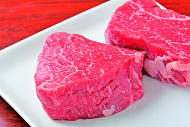 全国から厳選された上質な赤身肉を使用/肉山 大阪