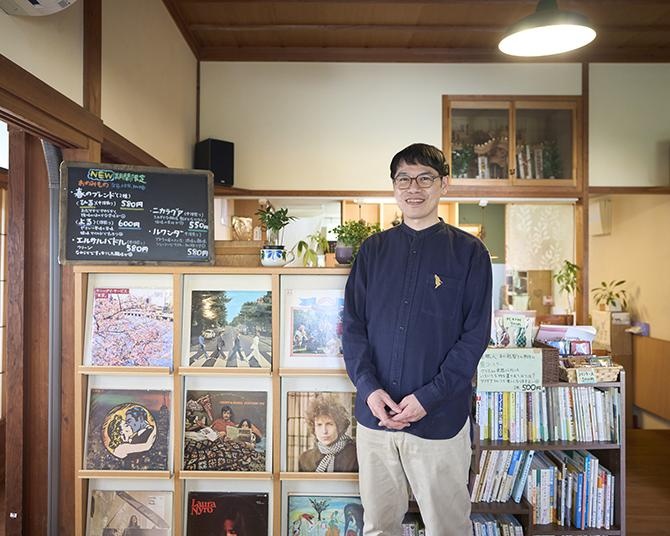 コーヒーで旅する日本／四国編｜のどかな一軒家で、レコードの音色とコーヒーの香りがつなげる同好の縁。「オオカミ珈琲」