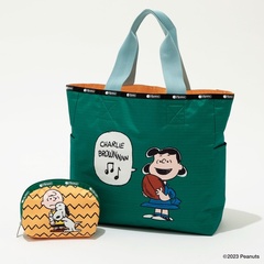 ラウンド型ポーチ「Good Grief Cosmetic(ミディアムドームコスメティック)」(写真左)、2種類のデザインが楽しめる「Charlie Brown & Lucy Tote(LG リバーシブルトート)」(同右)