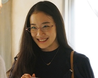 清楚な美女が一変!?蒼井優演じるリゼ、“喰種”姿解禁！