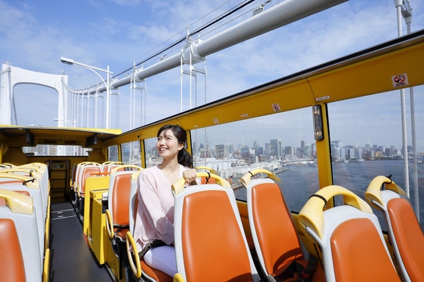 「TOKYOパノラマドライブ」。2階建てオープントップバスでレインボーブリッジを疾走！