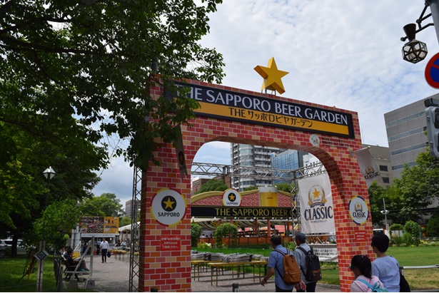 「さっぽろ大通ビアガーデン」8丁目会場の「THE サッポロビヤガーデン」